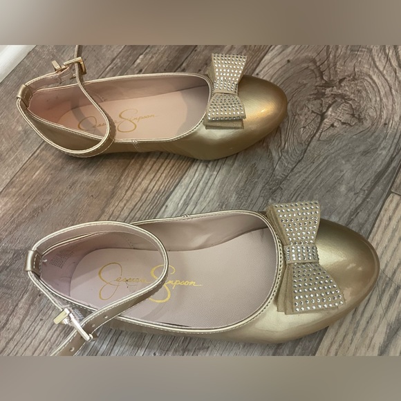JESSICA SIMPSON
Little Girls Amy Bow Ballet Flats
Size US 2 - Picture 4 of 5